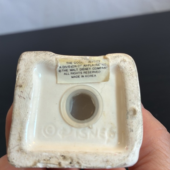 Vintage 1990's Ceramic Disney's Pluto's house salt OR pepper shaker collectible - Picture 6 of 9